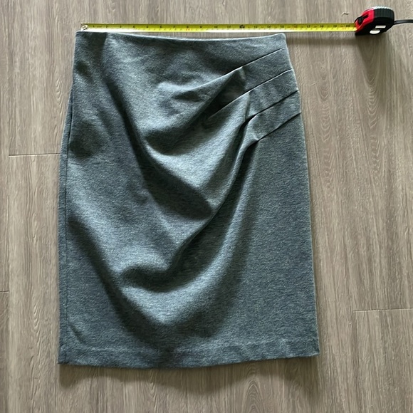New York & Company Women Charcoal Stretch Pencil Skirt Size 10 Contemporary - Picture 8 of 11